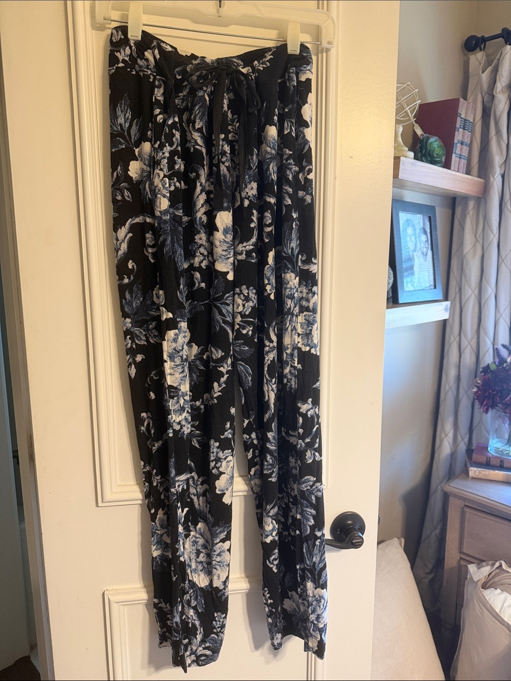 Soma Black and Blue Floral Tie-Waist Lounge Pants